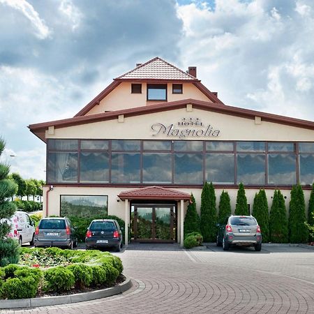Hotel Magnolia Sitkowka-Nowiny Екстер'єр фото