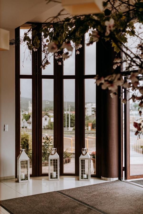 Hotel Magnolia Sitkowka-Nowiny Екстер'єр фото