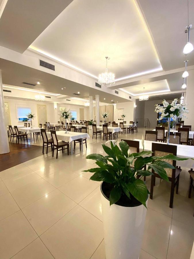 Hotel Magnolia Sitkowka-Nowiny Екстер'єр фото