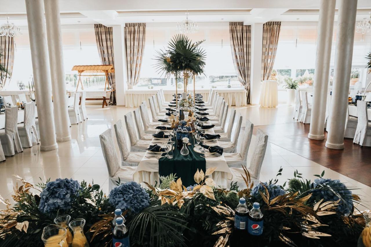 Hotel Magnolia Sitkowka-Nowiny Екстер'єр фото