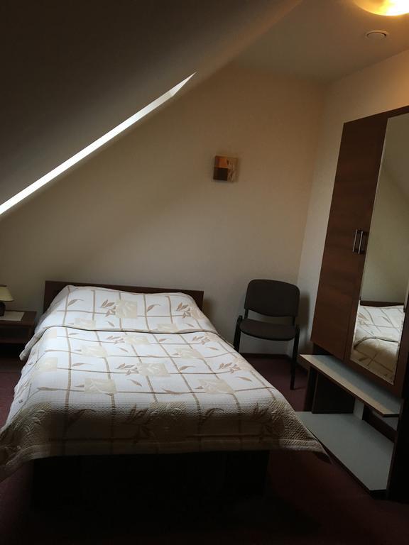 Hotel Magnolia Sitkowka-Nowiny Екстер'єр фото