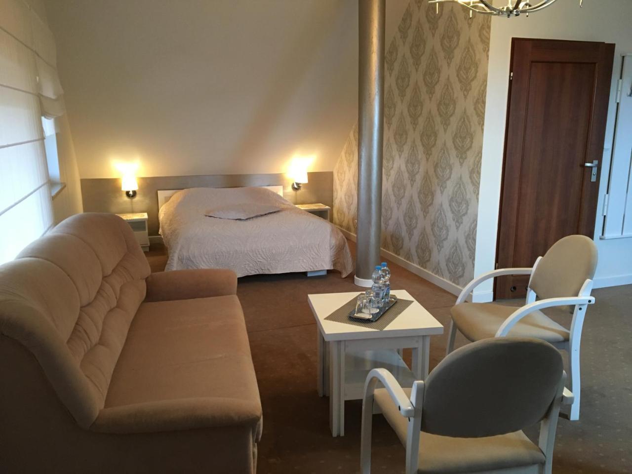 Hotel Magnolia Sitkowka-Nowiny Екстер'єр фото